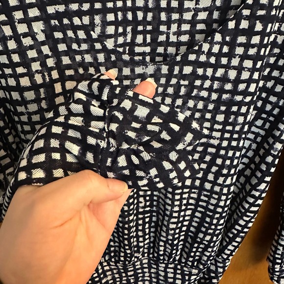 Pendleton Medium black/white checkered ruched blouse - Picture 8 of 10